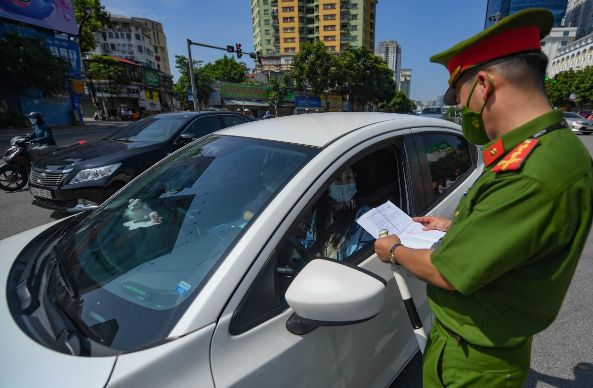 Hà Nội: "Không có chuyện dỡ bỏ các chốt kiểm soát phòng dịch"