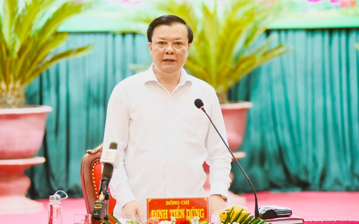 Bí thư Thành ủy Hà Nội Đinh Tiến Dũng yêu cầu tuyệt đối không chủ quan, tự mãn, bảo vệ bằng được thành quả phòng, chống dịch