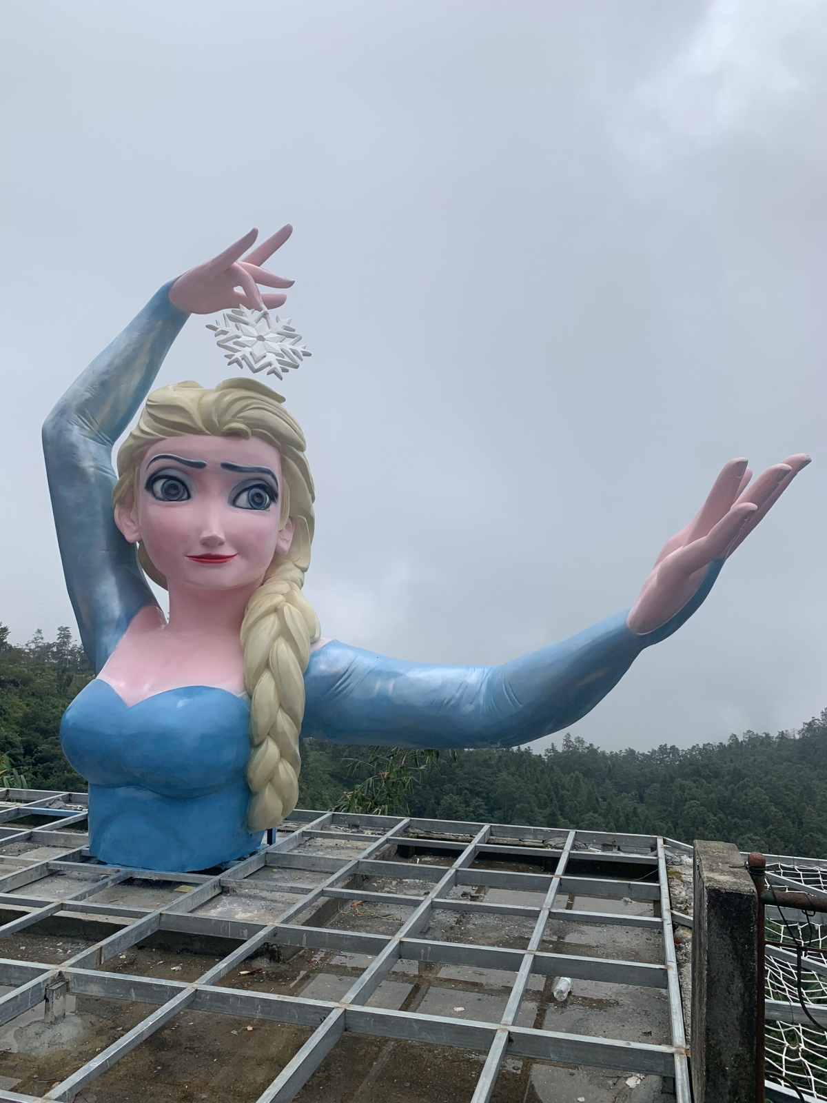 Tranh 3D Dán Tường Công Chúa Elsa Và Các Bạn TTE8030 | Elsa, Tượng, Dán  tường