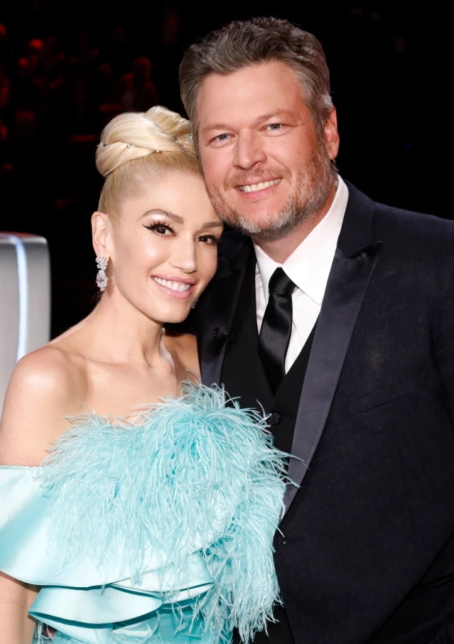 bo doi giam khao the voice my blake shelton va gwen stefani bi mat to chuc le cuoi hinh anh 1