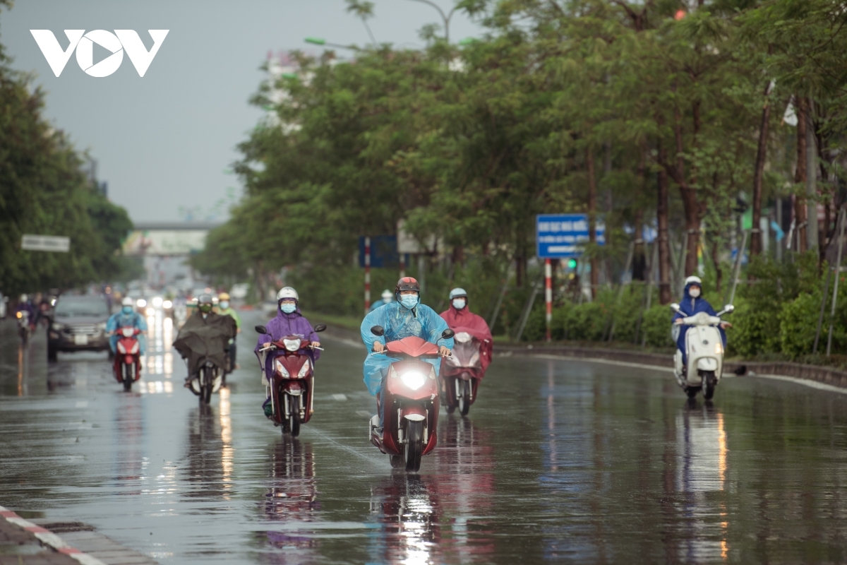 social distancing period leads to quiet rush hour in hanoi picture 1