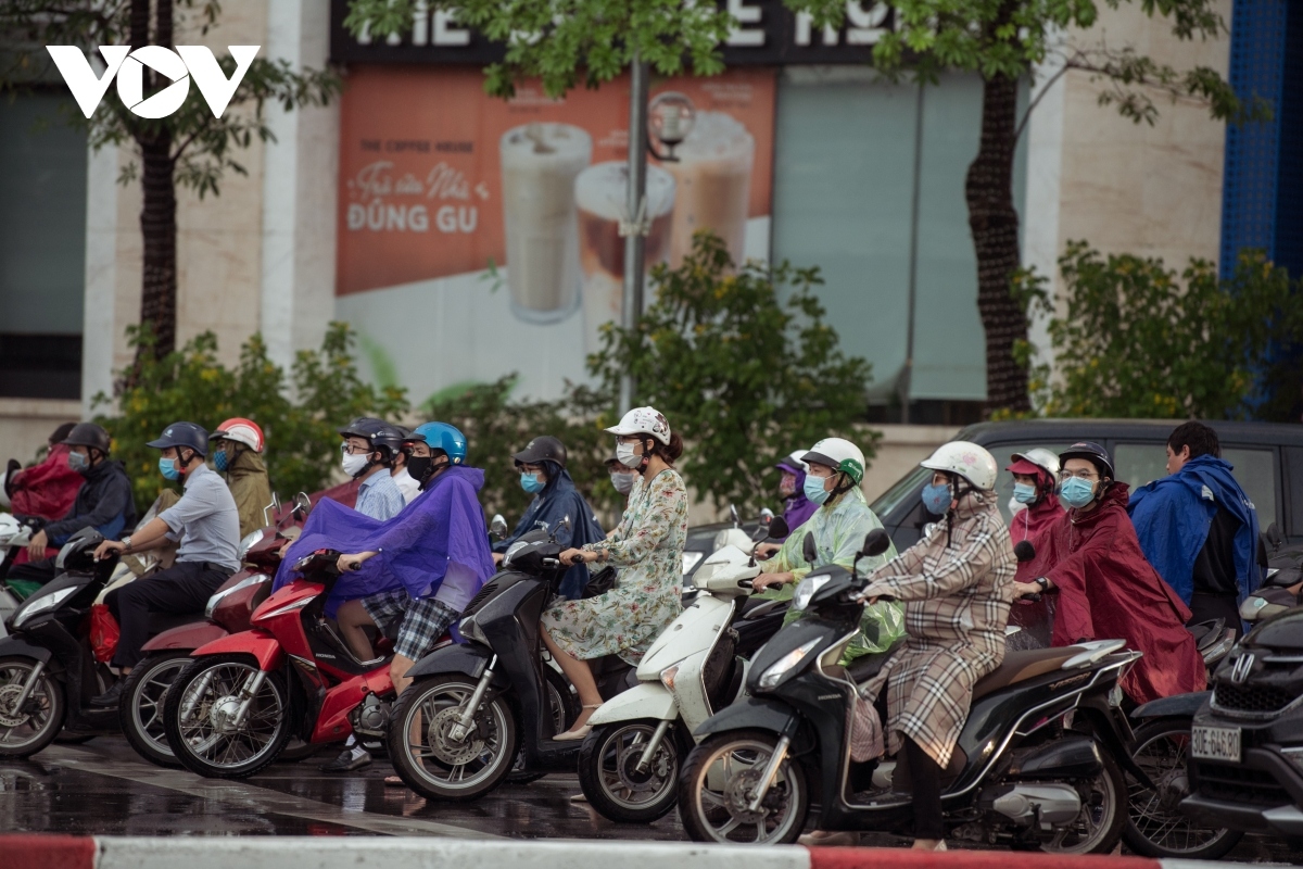 social distancing period leads to quiet rush hour in hanoi picture 4