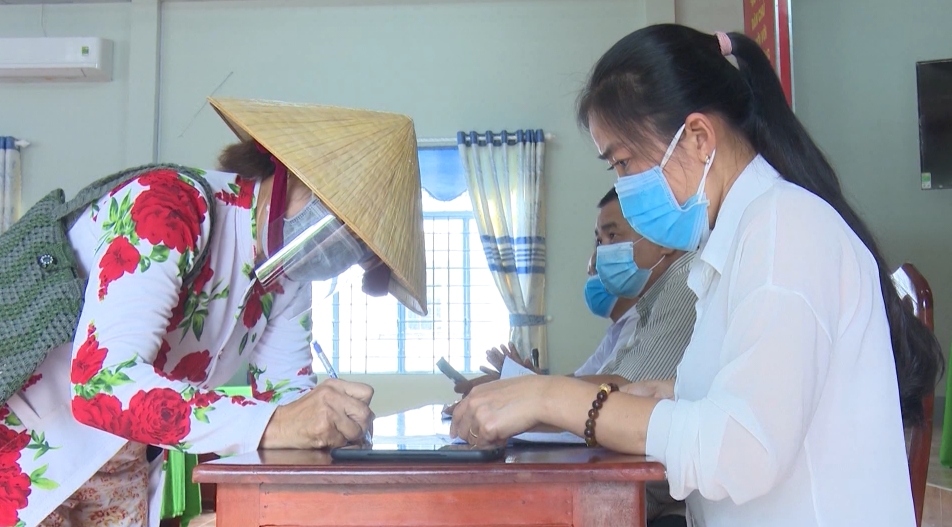 ben tre va hau giang ho tro nguoi dan o tp.hcm co nguyen vong ve que huong hinh anh 2