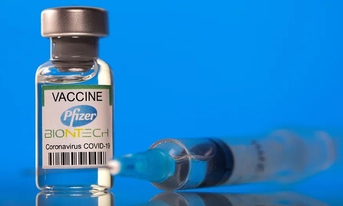 Bộ Y tế phân bổ vaccine Pfizer, TP.HCM nhiều nhất với gần 55.000 liều. (Ảnh: Reuters)