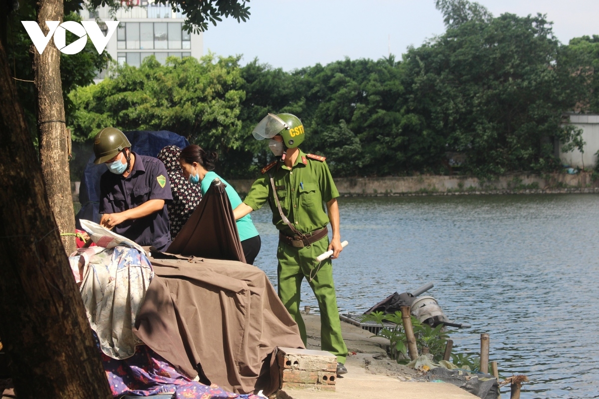 nguoi dan ha noi van chu quan trong cong tac phong chong dich covid -19 hinh anh 1