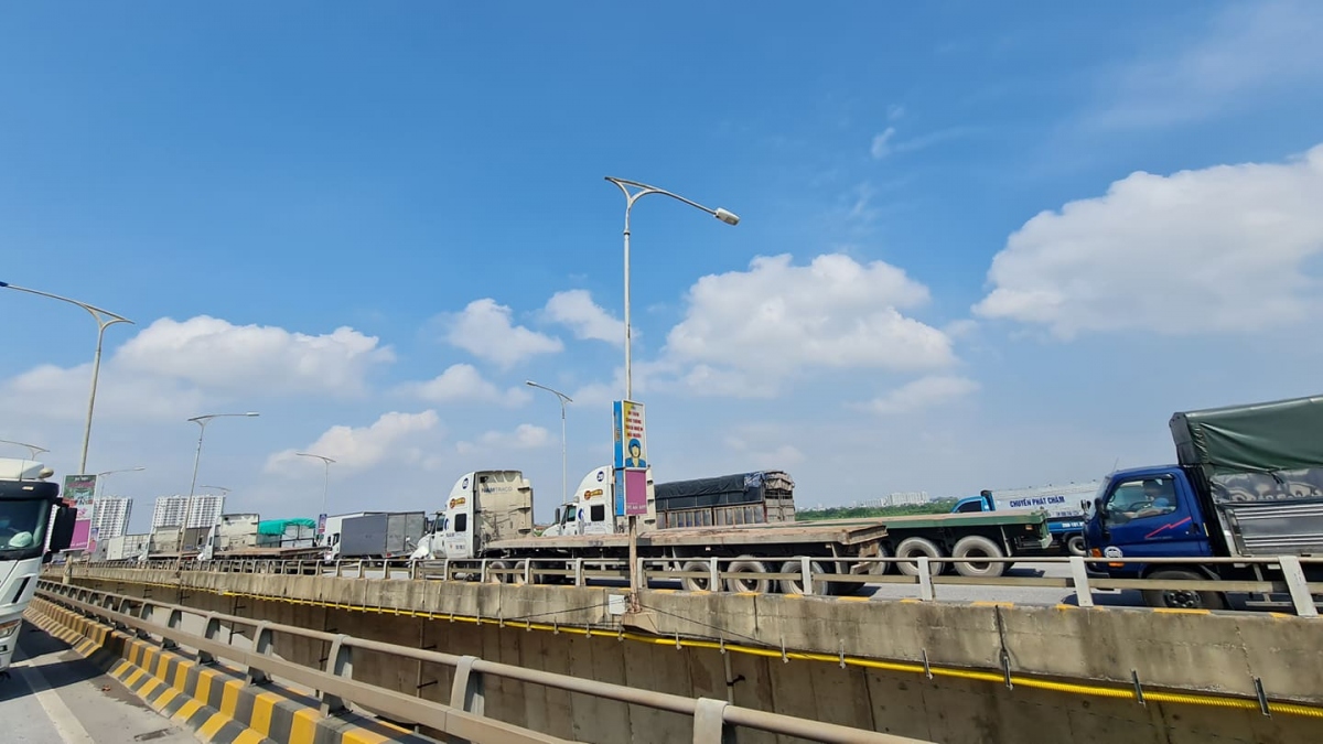 Ảnh nhiều xe vào hà nội phải quay đầu, cao tốc pháp vân- cầu giẽ ùn tắc hình ảnh 13 Anh nhieu xe vao ha noi phai quay dau, cao toc phap van- cau gie un tac hinh anh 13