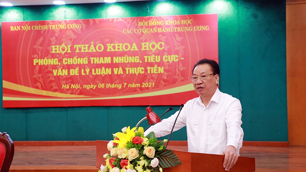 chong tham nhung khong the tach roi chong tieu cuc, vi sao hinh anh 2