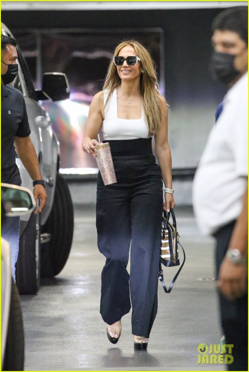 jennifer lopez rang ro den du cuoc hop kinh doanh o california hinh anh 4