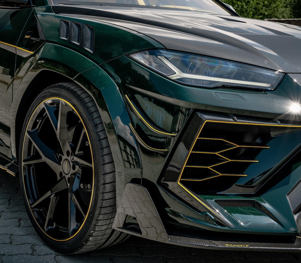 mansory tiep tuc tung ra them lamborghini urus voi goi do venatus hinh anh 3