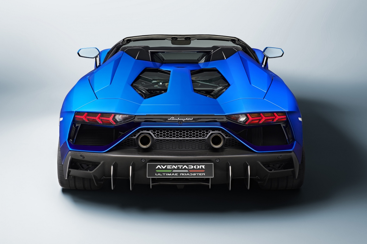 Cận cảnh phiên bản mui trần của Lamborghini Aventador LP780-4 Ultimae |  