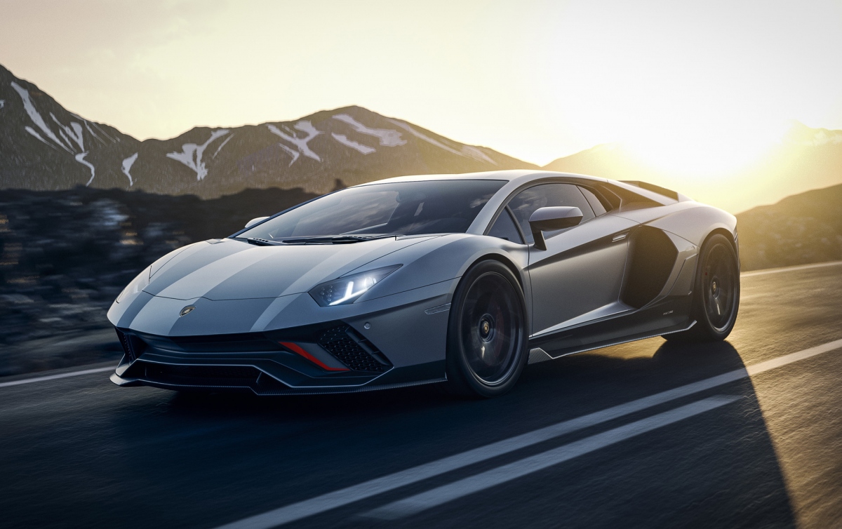 Lamborghini ra mắt Aventador LP780-4 