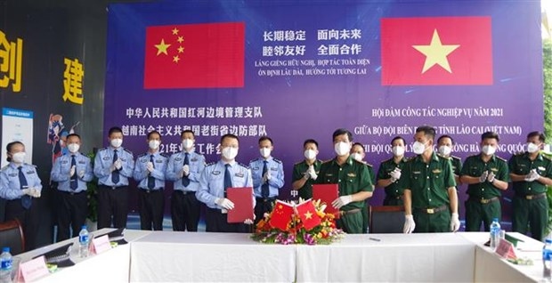lao cai bolster cooperation with china s yunnan province in border control picture 1