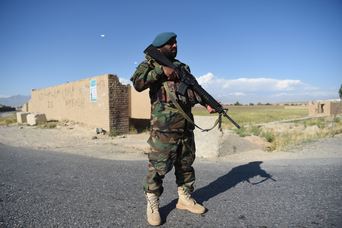 hon 1.000 binh linh afghanistan chay sang tajikistan sau dung do voi taliban hinh anh 1