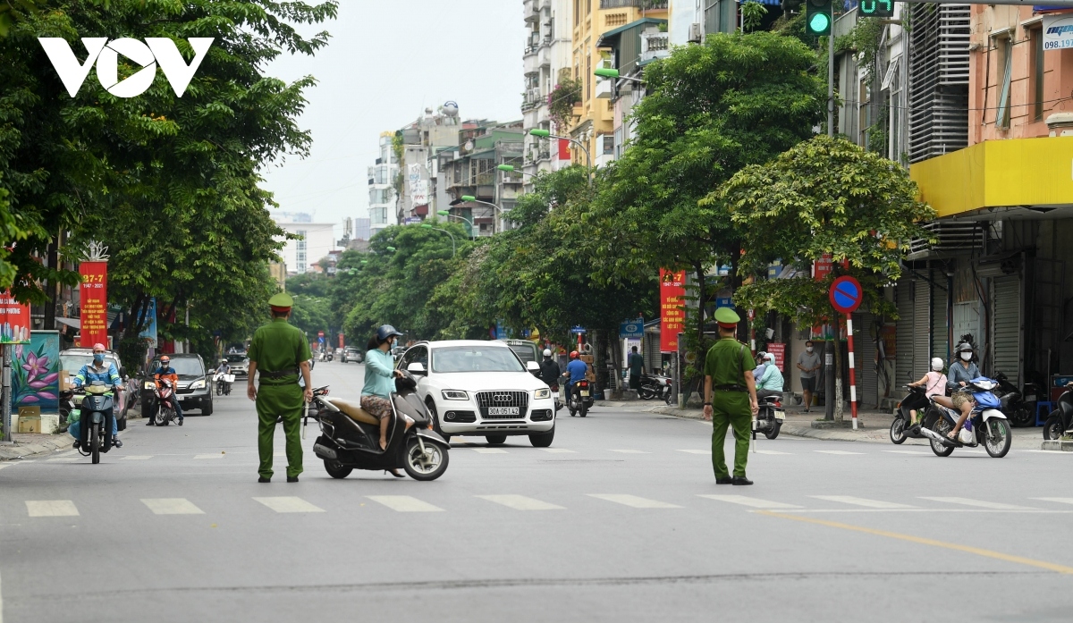 hanoi lung hospital put in lockdown to control covid-19 pandemic picture 3