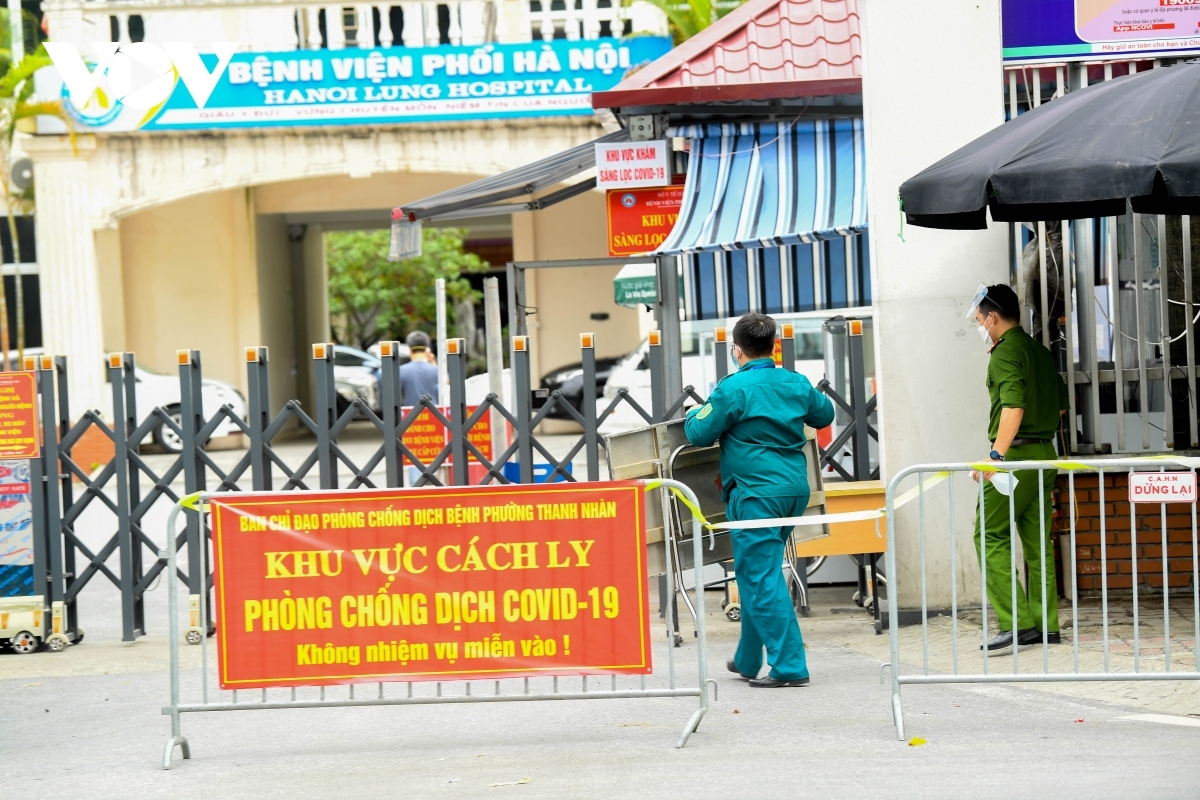 hanoi lung hospital put in lockdown to control covid-19 pandemic picture 4