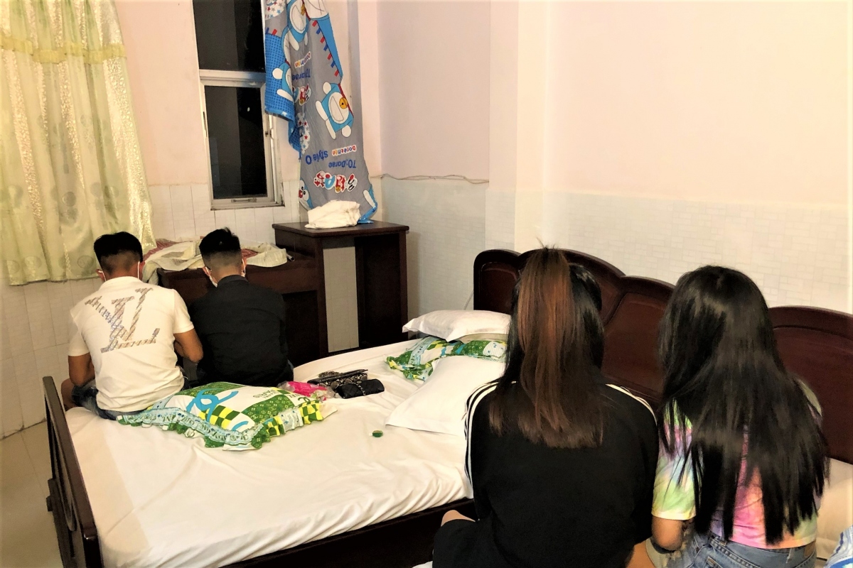 "Nam thanh nữ tú" rủ nhau vào nhà trọ sử dụng ma túy