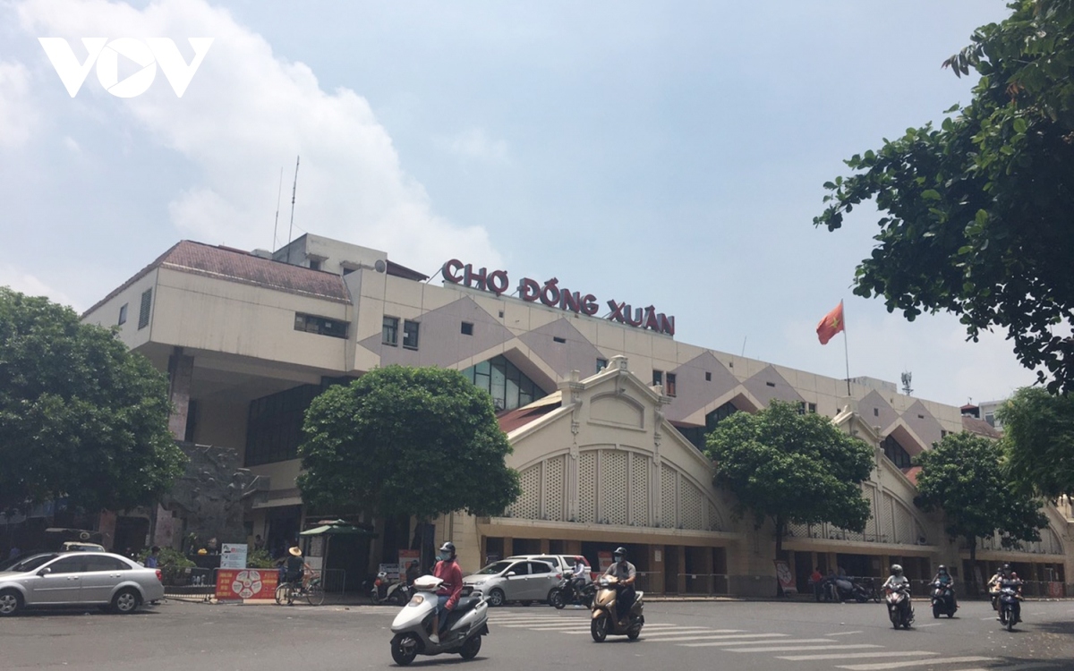 hanoi s largest wholesale market left deserted amid covid-19 threats picture 1