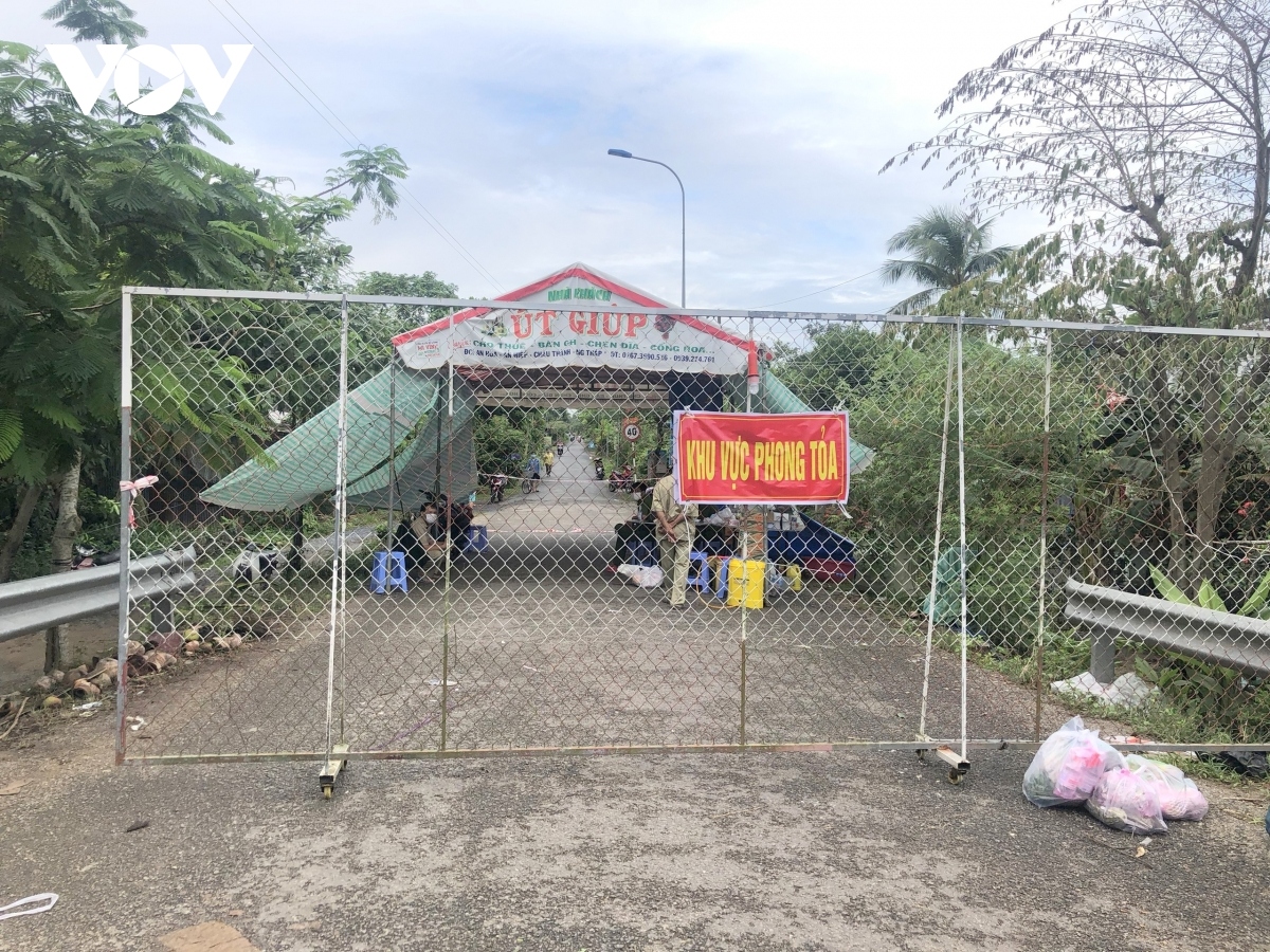 social distancing measures in force in mekong delta for covid-19 fight picture 12