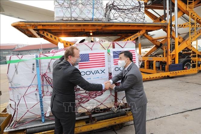 1.5 million doses of moderna vaccines arrive in vietnam picture 2