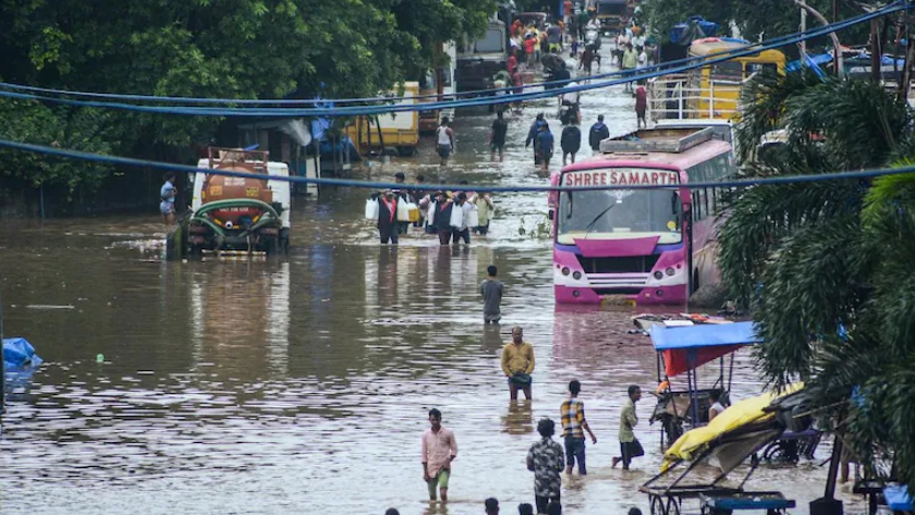 Lũ lụt nghiêm trọng ở Ấn Độ làm 136 người thiệt mạng. Ảnh: India Today