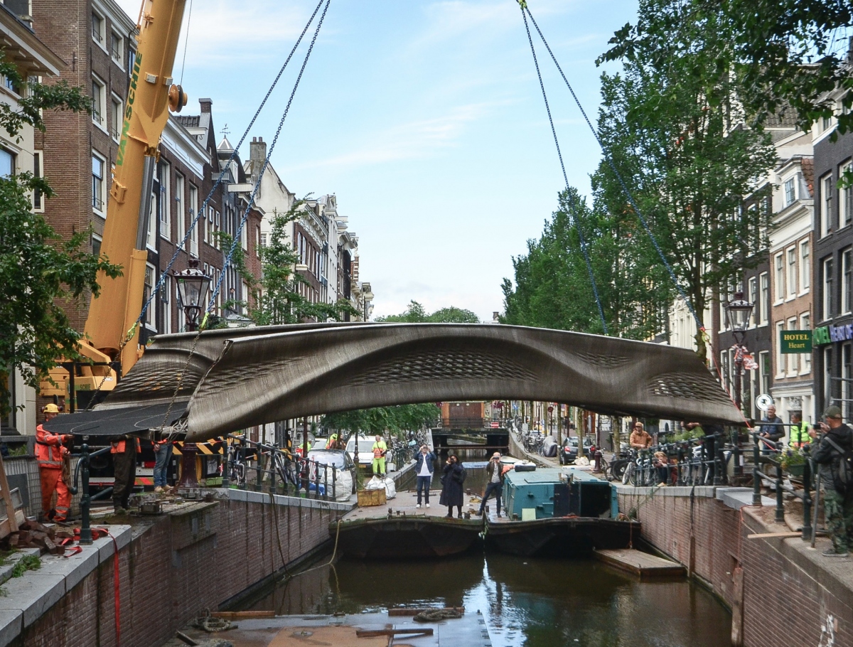 cay cau in 3d doc dao khai truong tai amsterdam hinh anh 2