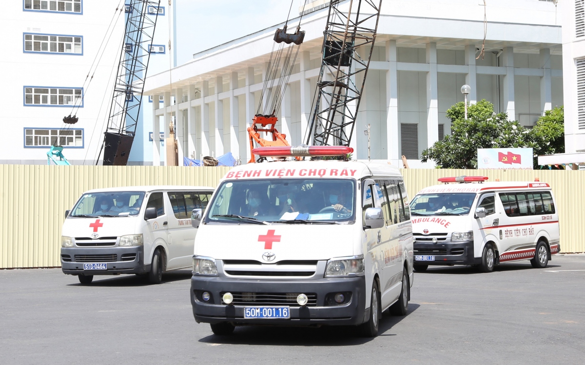 Bệnh viện Chợ Rẫy huy động 181 bác sĩ, điều dưỡng chi viện các BV điều trị Covid