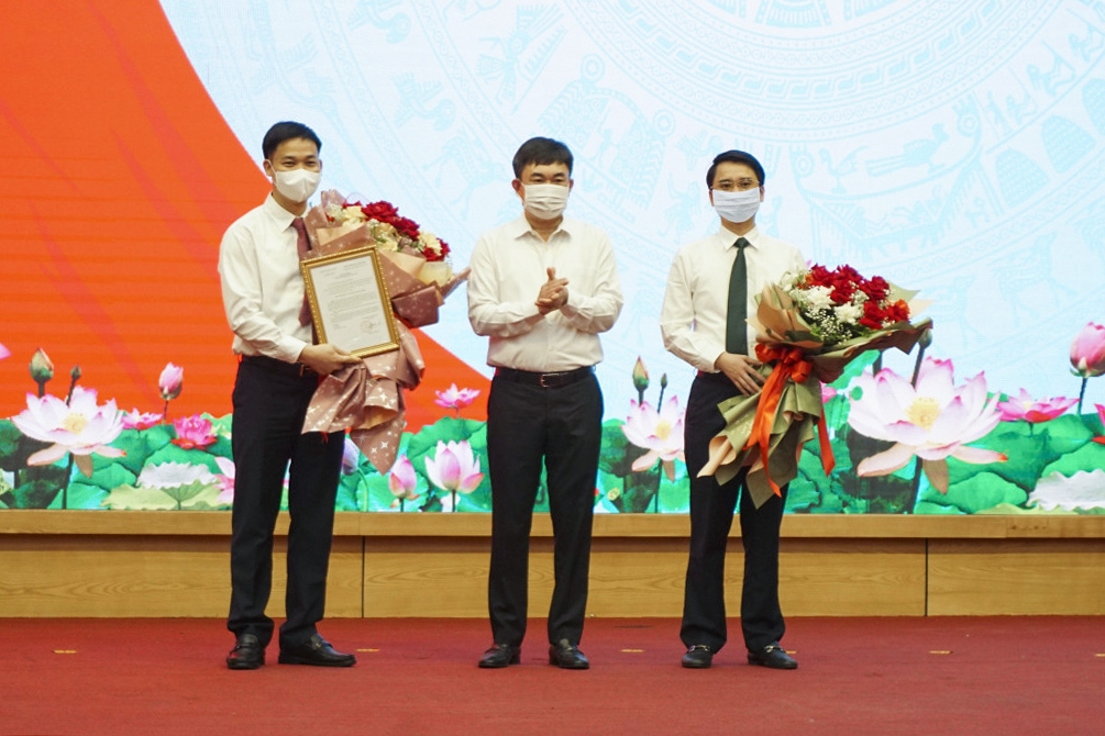 Ông Phạm Văn Thành và Nguyễn Văn Công nhận quyết định phân công nhiệm vụ mới