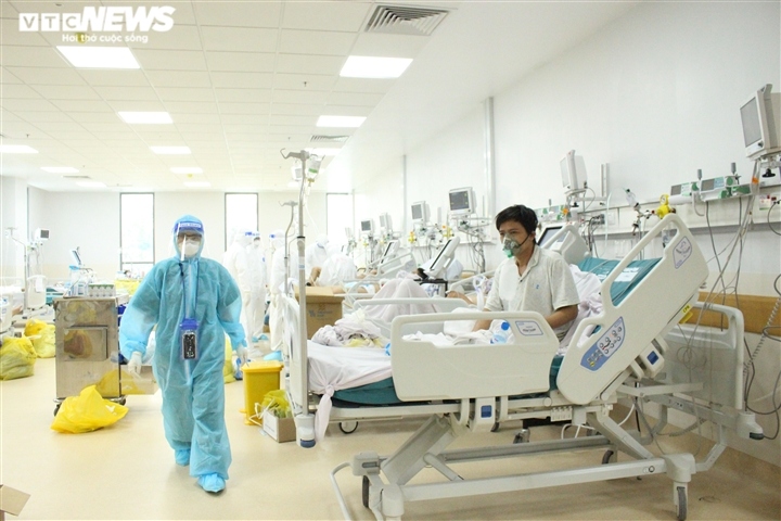 inside hcm city hospital for critically ill covid-19 patients picture 1