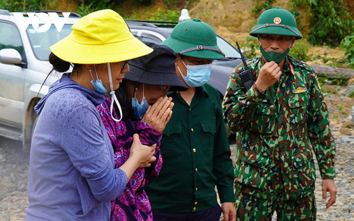 Những người cha tìm con ở Rào Trăng