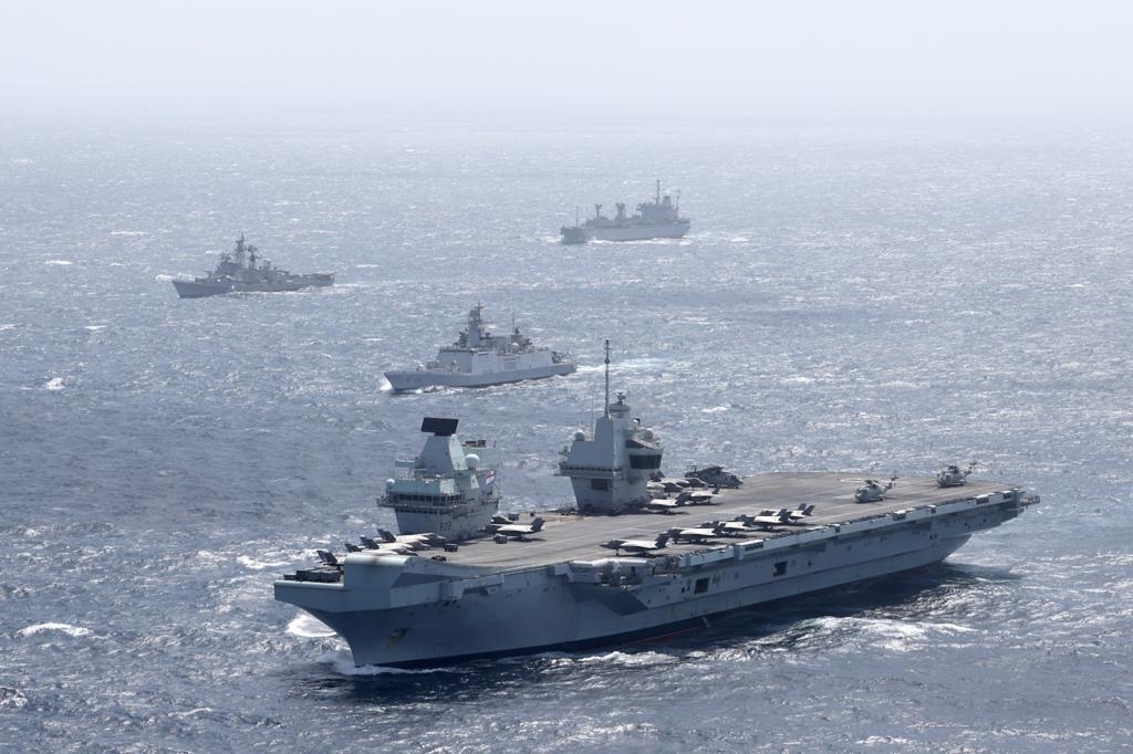 nhom tau san bay anh hms queen elizabeth di vao bien Dong hinh anh 1