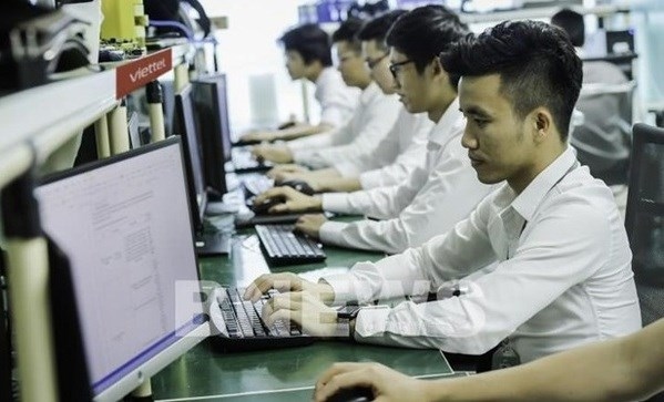 vietnam report announces top 10 prestigious technology firms in 2021 picture 1