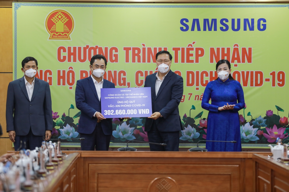 samsung viet nam trao tang gan 11 ty dong cho tinh thai nguyen phong, chong covid -19 hinh anh 2