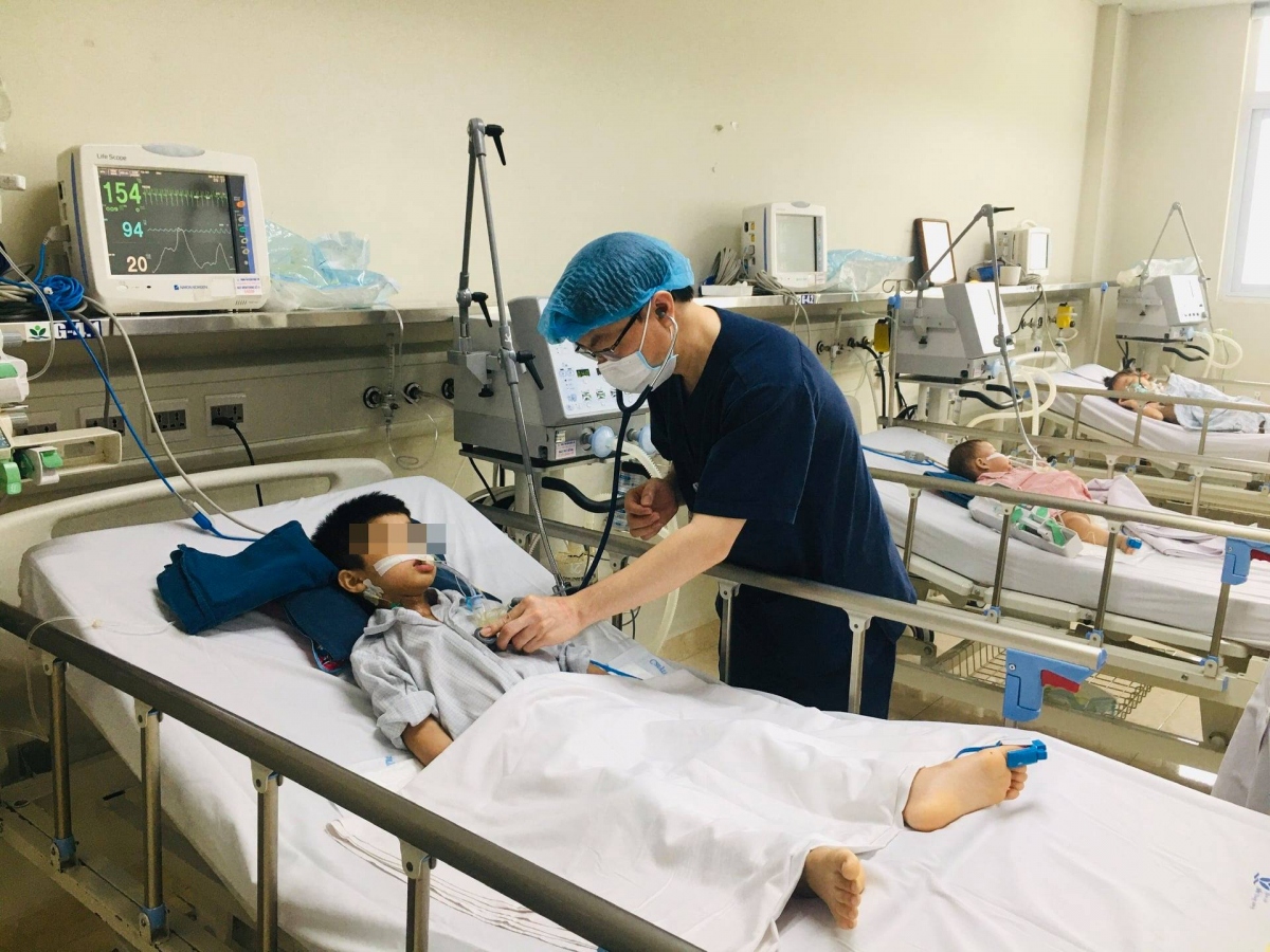 Bệnh nhi bị viêm não Nhật Bản điều trị tại Bệnh viện Nhi Trung ương.