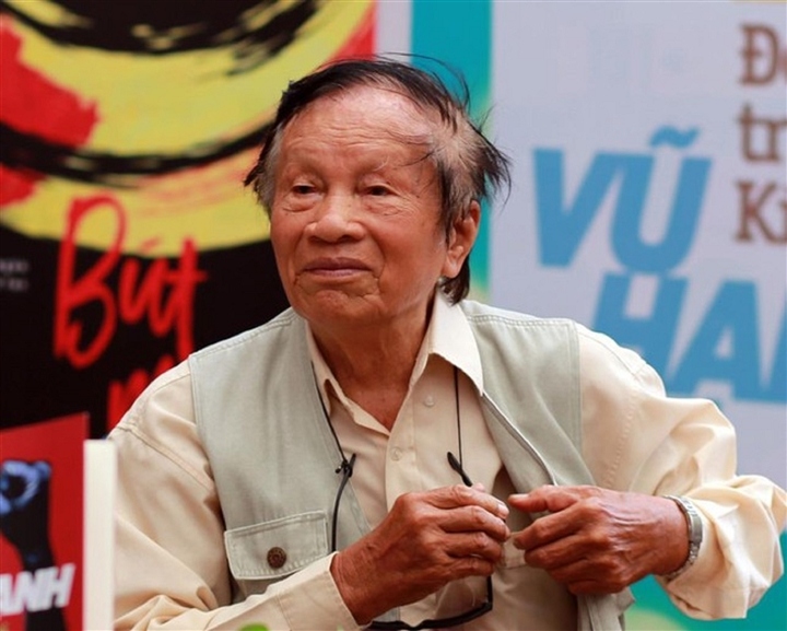 Nhà văn Vũ Hạnh qua đời ở tuổi 96.