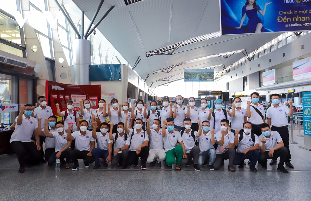 medical staff depart for hcm city to support covid-19 battle picture 13 medical staff depart for hcm city to support covid-19 battle picture 13