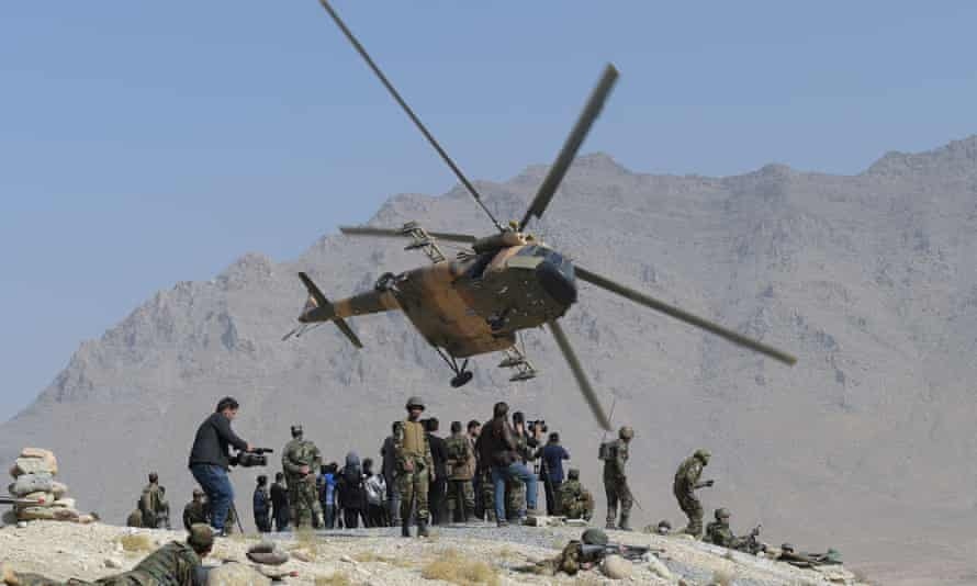 taliban thu giu hon 100 truc thang mi-17 cua quan doi afghanistan hinh anh 1