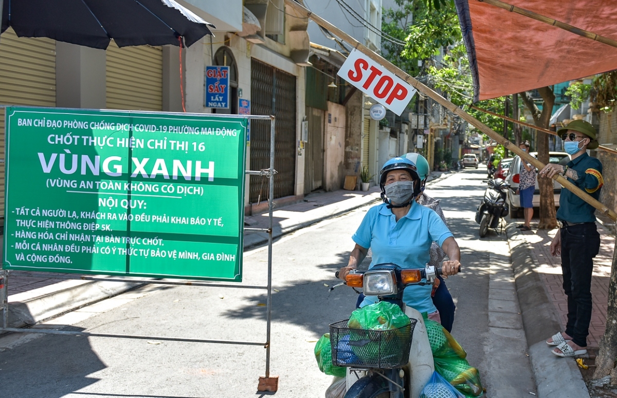 bi thu ha noi nhan rong mo hinh tu quan vung xanh de som day lui dich covid-19 hinh anh 2