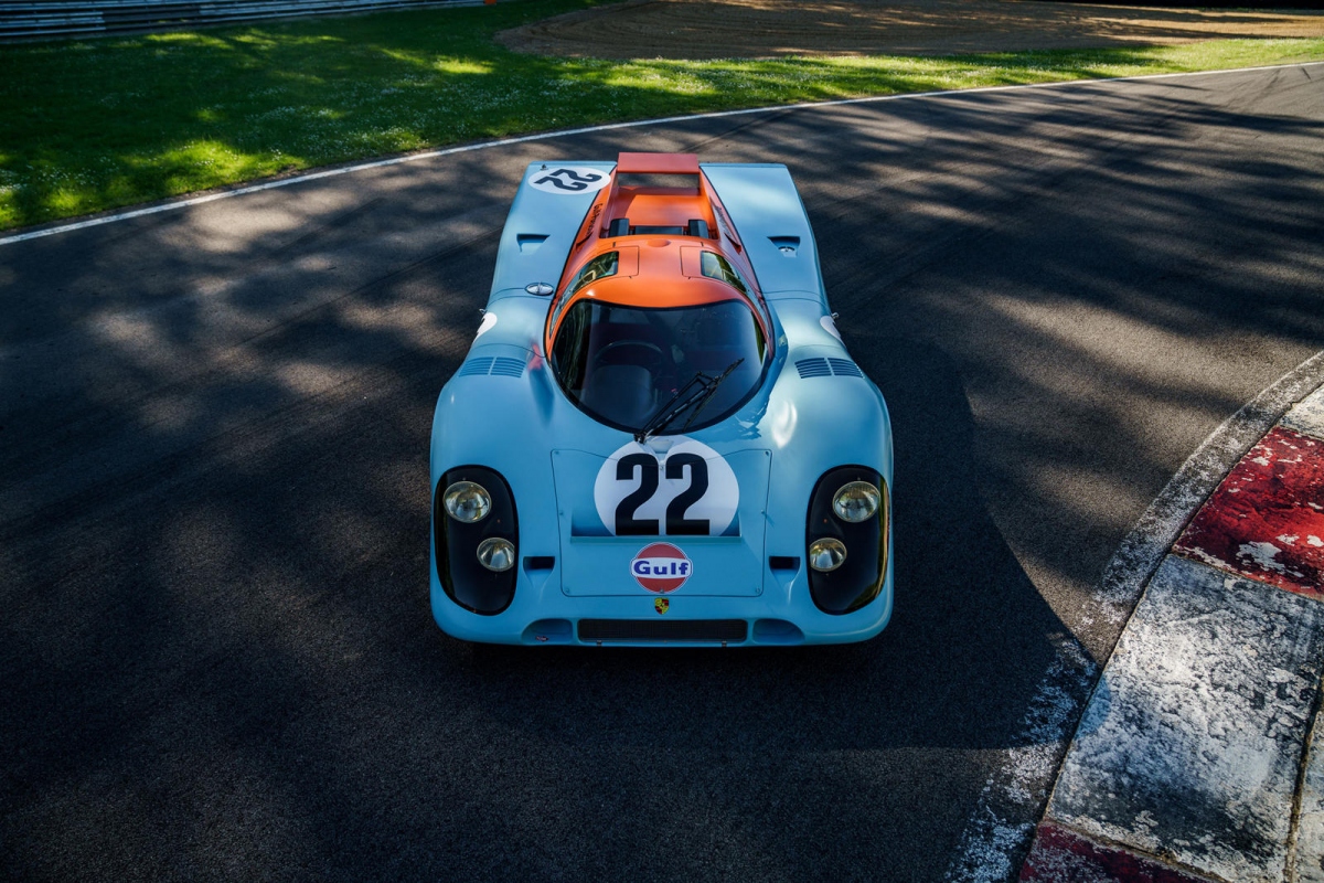 Trước khi được xuất hiện trong phim, Porsche 917K đã được lái bởi David Hobbs và Mike Hailwood trong giải Le Mans 24 giờ vào năm 1970 nhưng buộc phải dừng cuộc đua tại vòng thứ 49.