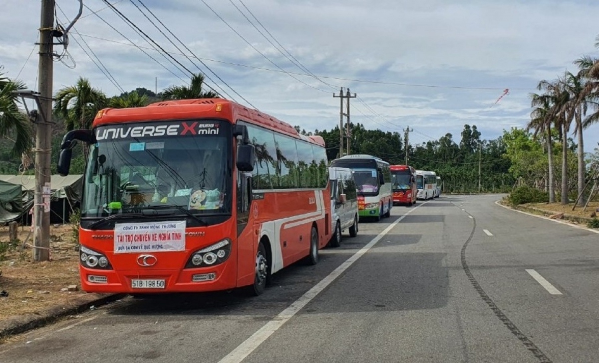 12 xe trá hình chở người về từ vùng dịch: Phạt tài xế 85 triệu đồng