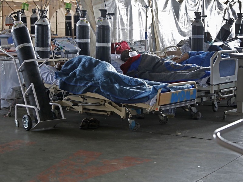 Bệnh viện dã chiến Covid-19 ở Pretoria, Nam Phi trong làn sóng dịch bệnh thứ hai. Ảnh: AFP