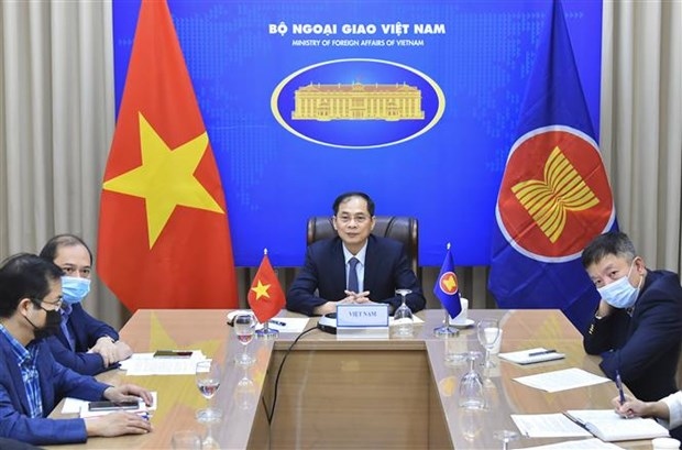 vietnam committed to supporting myanmar foreign minister picture 1