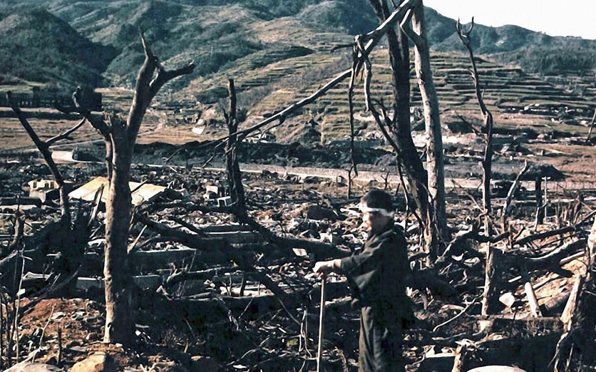 Cảnh hoang tàn ở Nagasaki sau khi trúng bom hạt nhân. Ảnh: History.