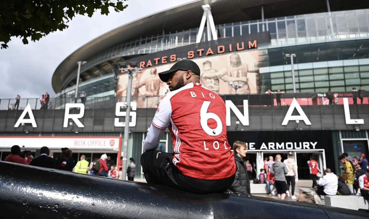 Các CĐV đang chờ đợi trận derby London rực lửa giữa Arsenal và Chelsea. (Ảnh: Getty).