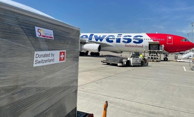 Switzerland offers 13 tonnes of medical supplies to Vietnam