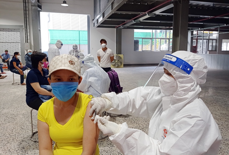 Dong nai phan bo 500.000 lieu vaccine sinopharm de tiem dot 7 hinh anh 1
