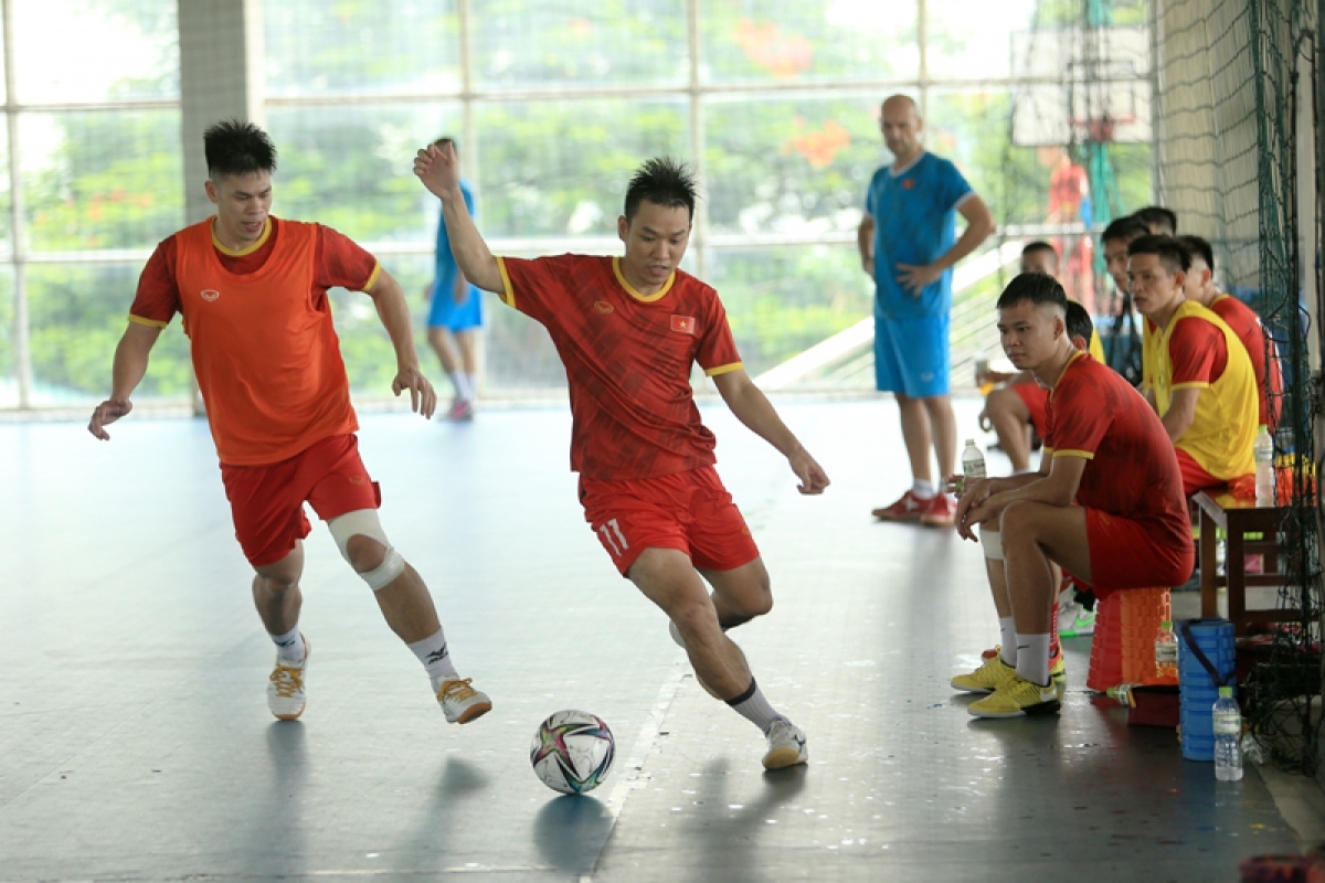 vietnamese players train in spain ahead of world futsal tourney picture 1