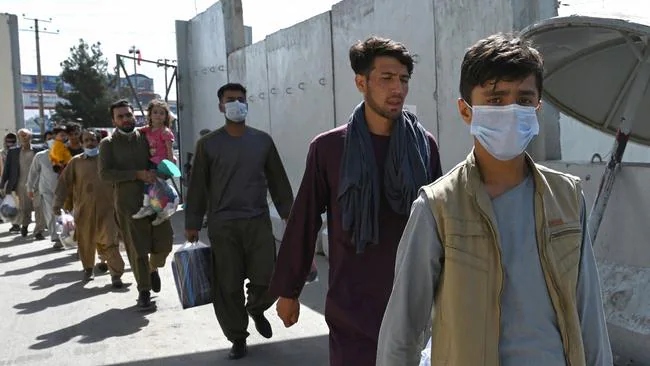 Nhiều người dân Afghanistan muốn rời khỏi nước này. Ảnh: AFP