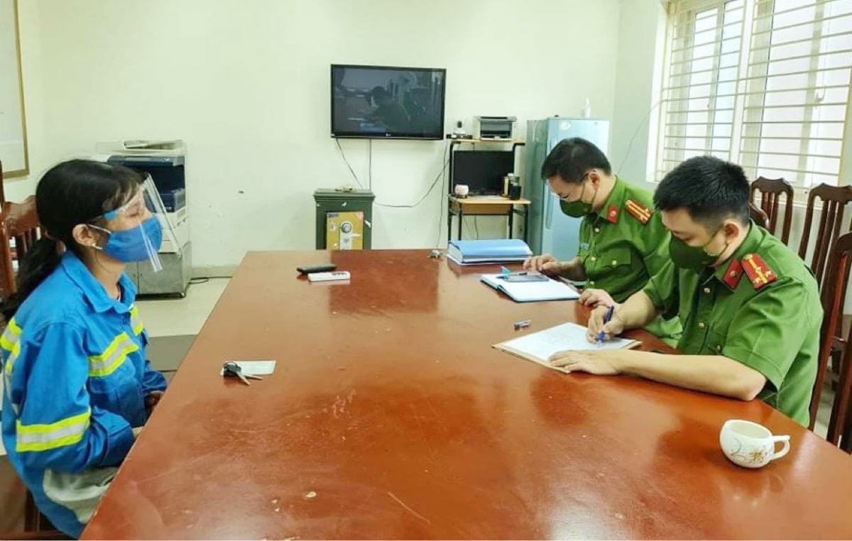 Chị Trâm cho biết, ban đầu cảm thấy hơi sợ nhưng về sau đã thêm vững tin vì có lực lượng công an, pháp luật bảo vệ