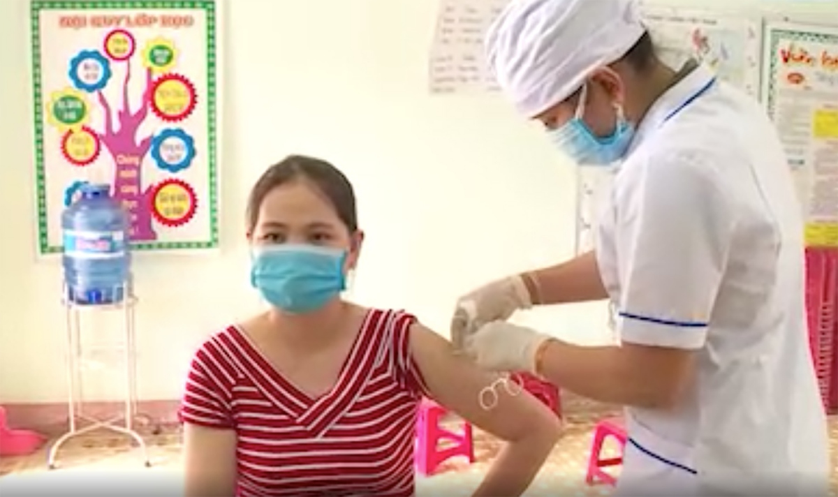 cac tinh day nhanh toc do tiem vaccine phong covid-19 hinh anh 1
