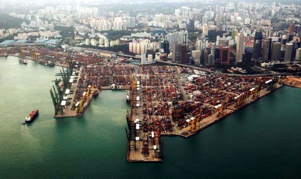 Singapore đã trở thành "trạm trung chuyển" thương mại lớn của thế giới. Ảnh: Reuters